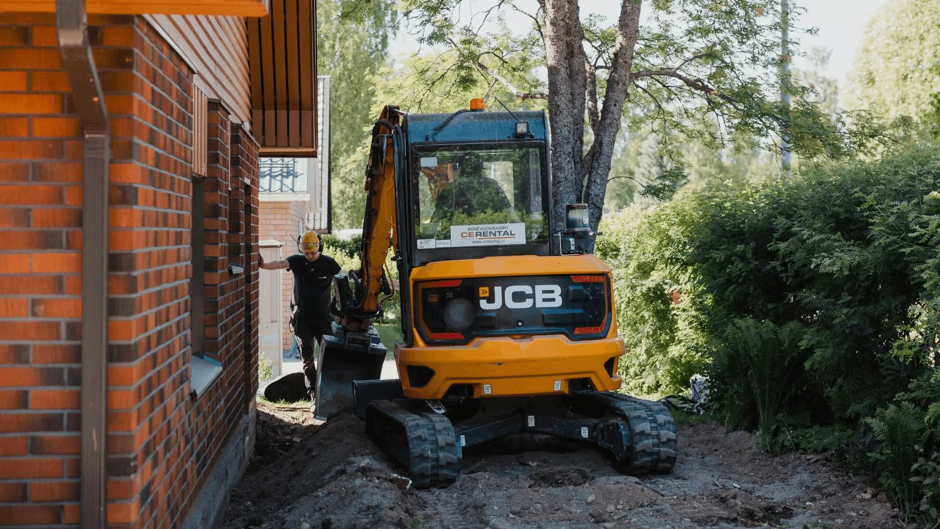 Salaojatyö työmaalla