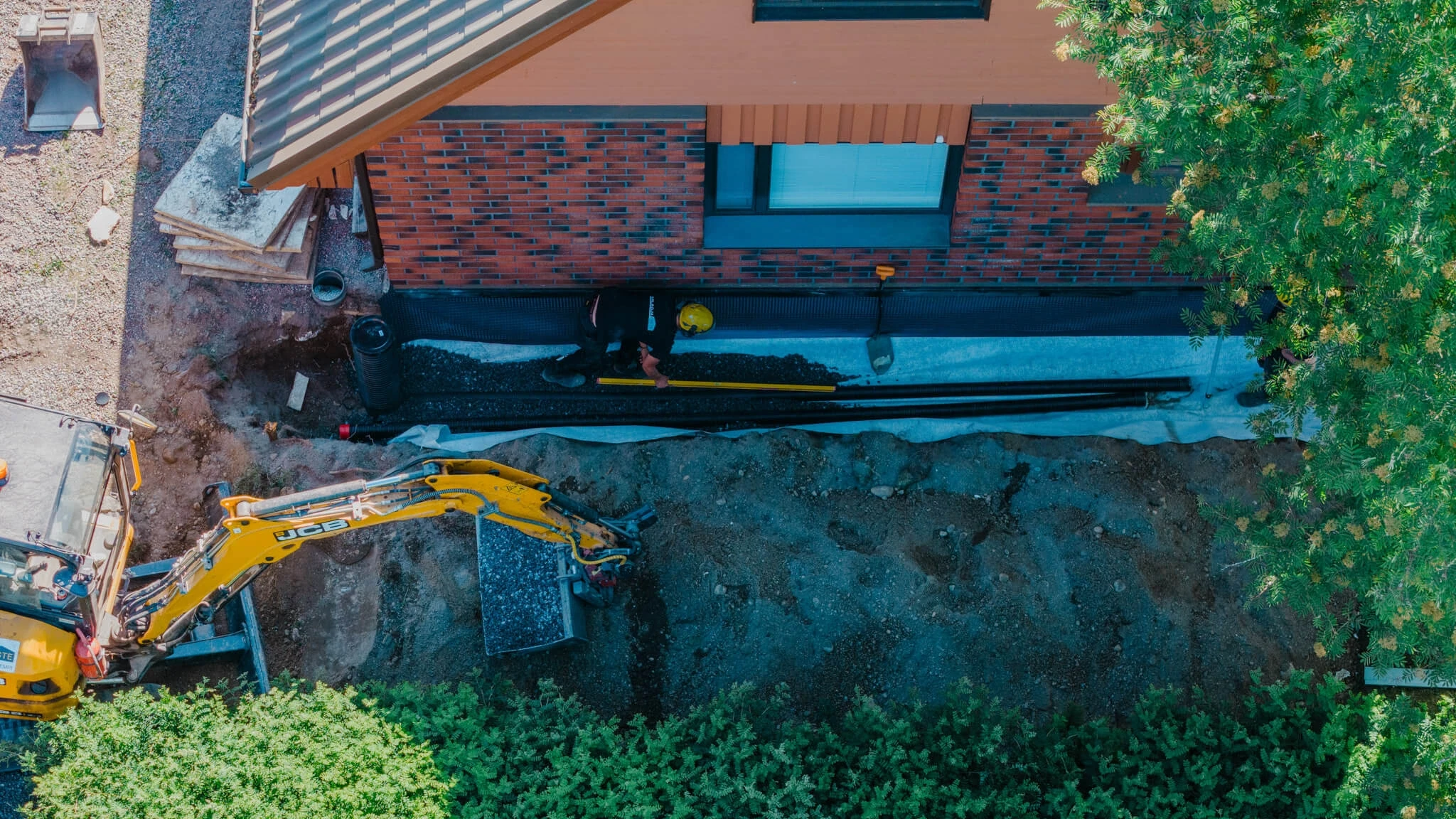 Salaojatyö työmaalla